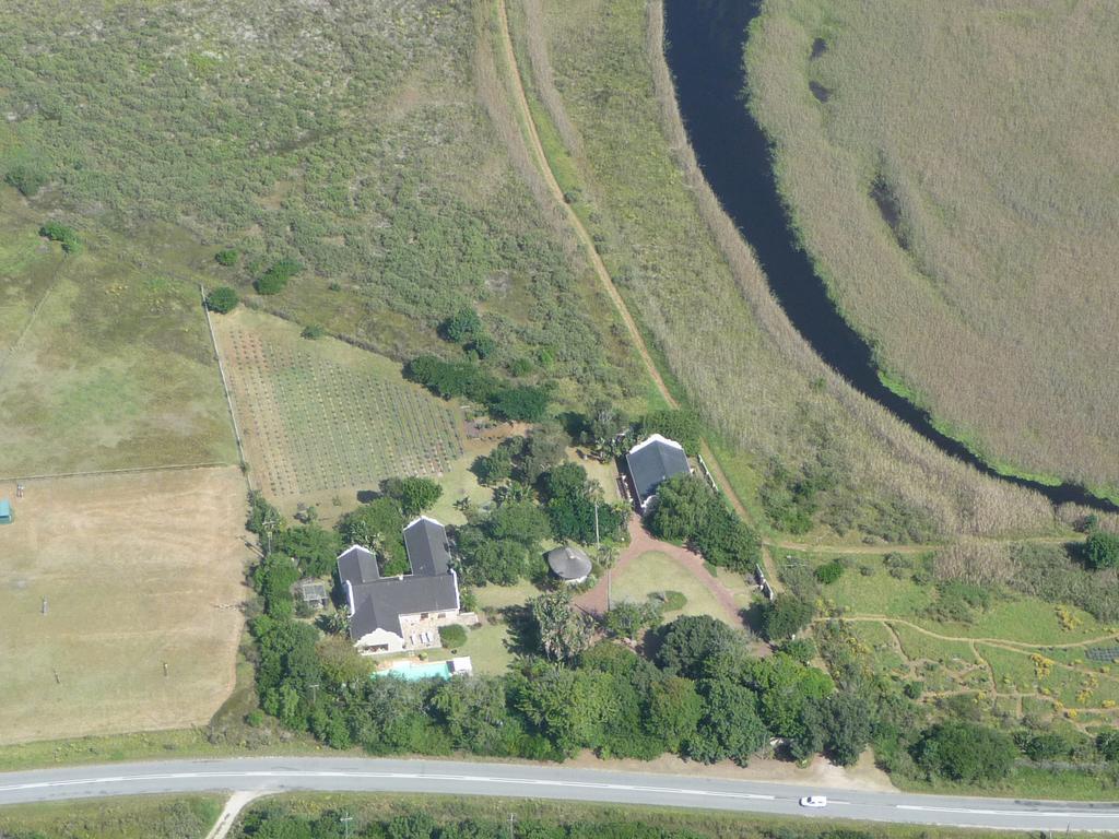 Serpentine Manor Hotel Wilderness Exterior photo