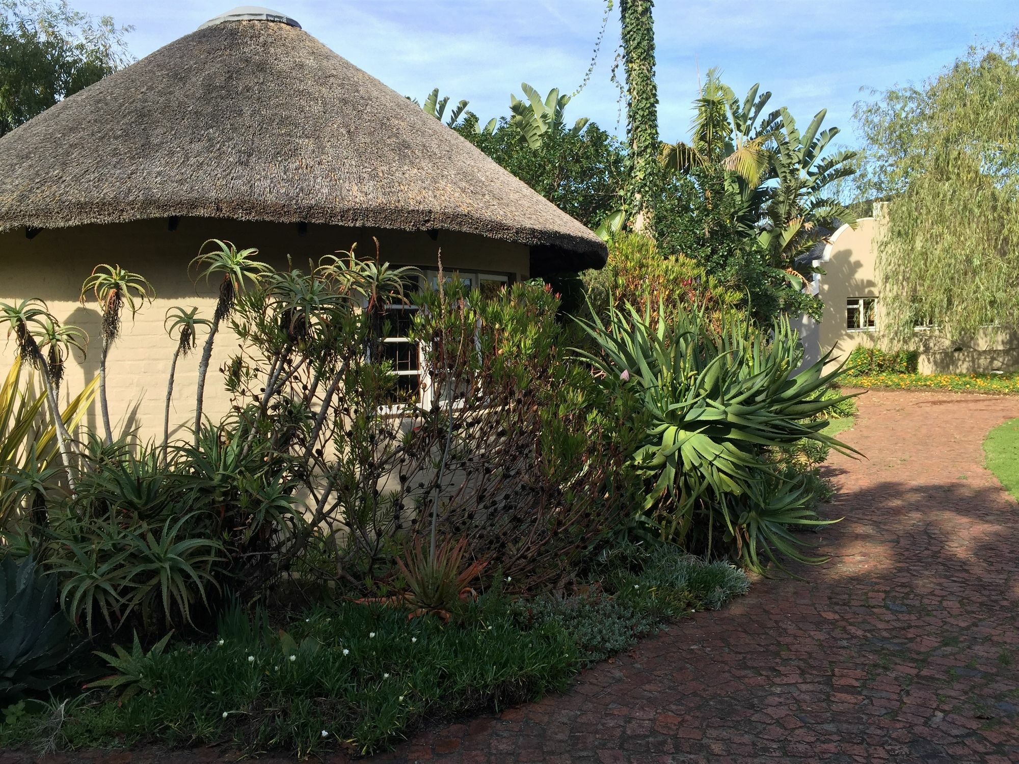 Serpentine Manor Hotel Wilderness Exterior photo